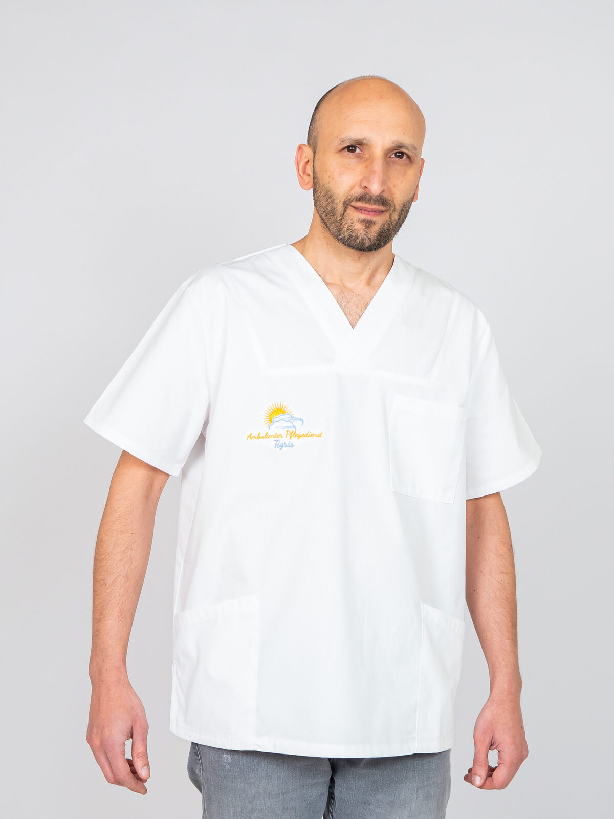 Bestickter Kasack für Pflegedienst und Praxis